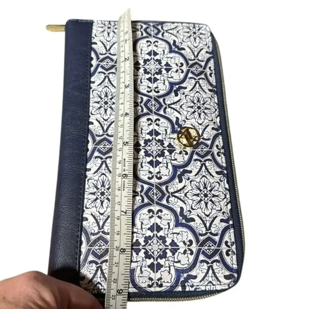 Blue‎ White Adrienne Vittadini Travel Passport Documents Wallet Holder Zip Up